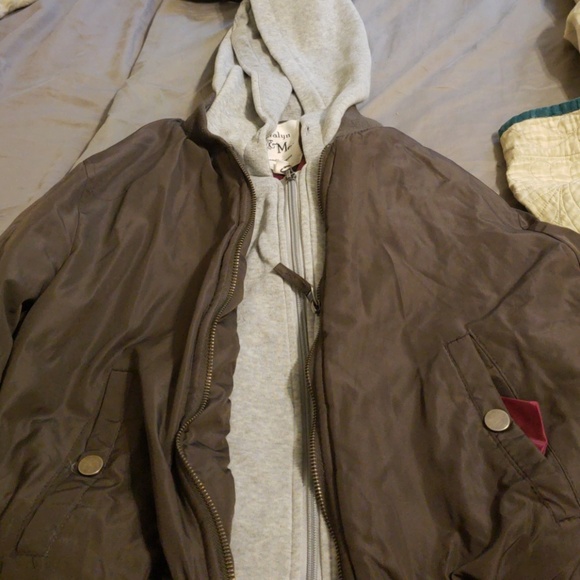 Jacket - Picture 3 of 4